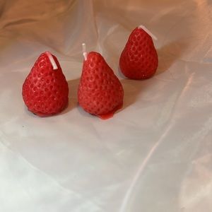 3 Strawberries🍓🍓🍓 scented candles